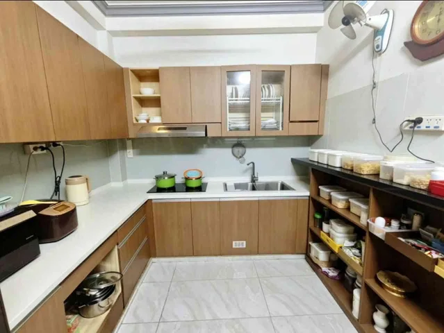 MẶT TIỀN KHU CHỢ TRẦN VĂN QUANG – LẠC LONG QUÂN, KHU KINH DOANH , ĐƯỜNG 8M CÓ LỀ ĐƯỜNG 2M KD– 6 TẦNG