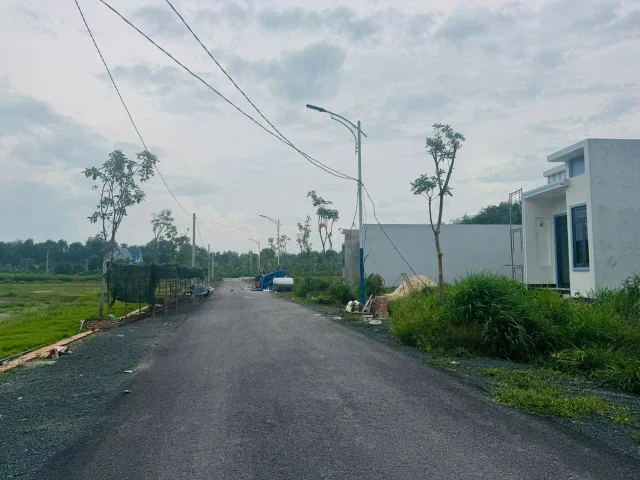 KẸT TIỀN BÁN GẤP 5X43m=215m2, NGAY KCN MINH HƯNG, MT NHỰA GẦN CHỢ GIÁ 400TR