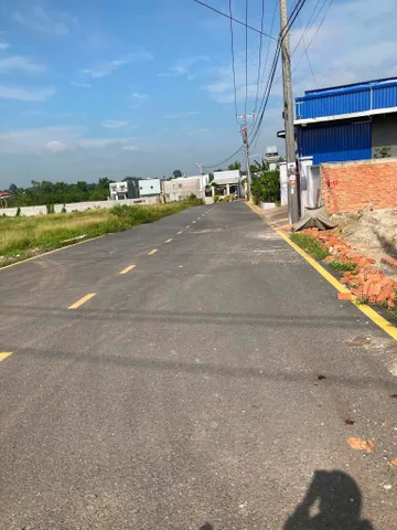 Bán Đất 200m2 có sẵn 60m2 thổ cư, giá 650tr/lô, vị trí cách Vincom Chơn Thành 1km.