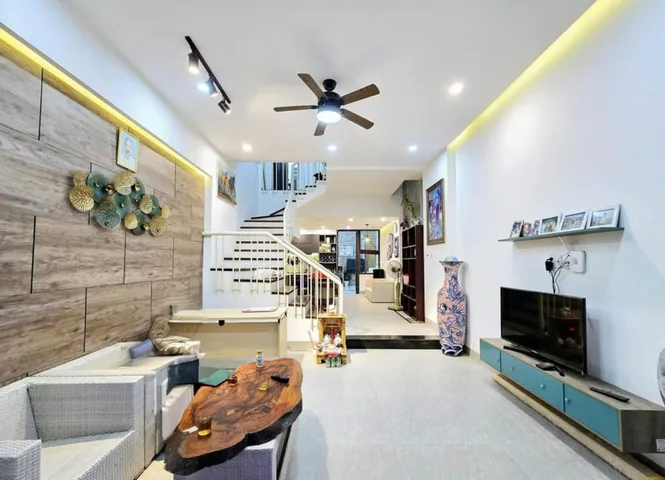 Chủ gửi bán gấp nhà DT 60m2 full thổ cư giá 2.74 tỷ tại - Phường 04 Quận 5 TP. Hồ Chí Minh