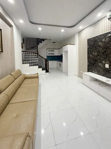 Giang Biên 30m2 x 5T giá 6.85 tỷ tại nhà mới ở ngay, ngõ nông gần ô tô
