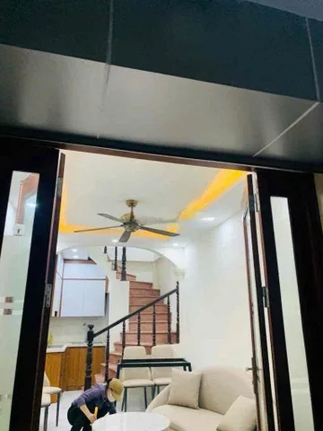 NHÀ ĐẸP, CÓ BÃI GỬI Ô TÔ ngõ 140 Trung Phụng, Đống Đa 25m x 5T(3 ngủ)