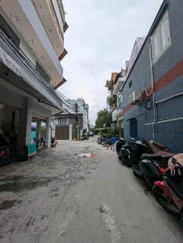Bán nhà 2 Tầng nhỏ xinh liền kề Quận 1, Nội thất ĐẸP phù hợp gia đình ít người
