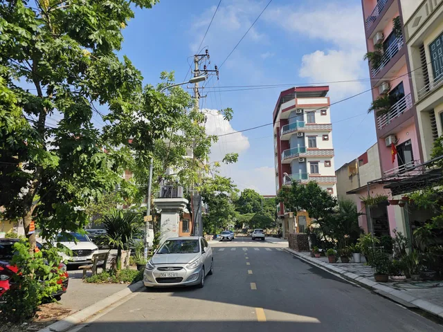 Bán đất giãn dân khu 10 đại phúc nhìn bãi đỗ xe. Cạnh hồ văn miếu. Diện tích 81m mặt tiền 4.5m hướng đông bắc. Phường võ cường tỉnh bắc ninh