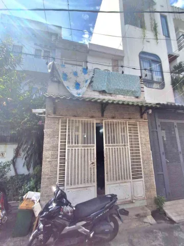 (Hẻm nhựa thẳng 1 trục - Ô tô đỗ cửa) Vị trí trung tâm cận lộ - 5.x tỷ - 3.2x13.7m (44m²) - 2 Tầng đúc chắc chắn, Đang sẵn dòng tiền 7 triệu/tháng ổn định