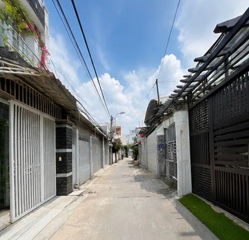 NHÀ  MỚI ĐẸP 2 TẦNG 4PN NGAY SÁT PHẠM VĂN ĐỒNG - QUỐC LỘ 13 – VỊ TRÍ THUẬN TIỆN,