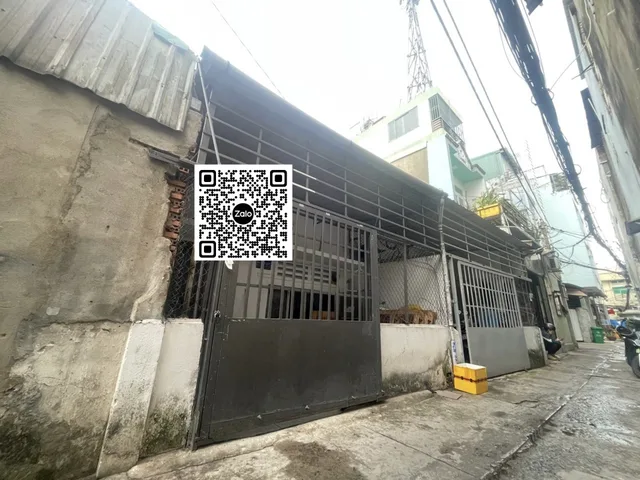 (View bờ kè Kênh Tham Lương - Hẻm ô tô tới cửa) Khu nhà giàu sát vách Emart Phan Huy Ích - 6.x tỷ - 4.2x15.8m (59m²) - Nhà cấp 4 tiện xây mới, Đang sẵn dòng tiền 10 triệu/tháng, Pháp lý chính chủ trang bìa nét căng