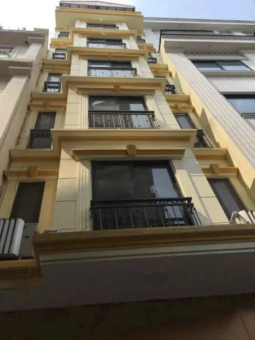 Cho thuê nhà MẶT PHỐ CÓ THANG MÁY Yên Hoà, Cầu Giấy 65m x 6T giá 37 triệu