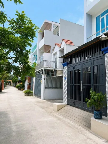 Bán Nhà riêng 52.3m2 Phường Long Trường Quận 9. Chủ kẹt tiền trả nợ nên bán nhanh trong tháng.