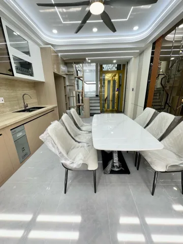 ĐƯỜNG XE HƠI 7M CÓ LỀ THÔNG TỨ TUNG  - NHÀ THANG MÁY 5 TẦNG - NGAY SÁT MẶT TIỀN,