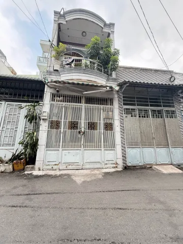 (Sát Siêu thị Emart) Hẻm xe máy - 4.1 tỷ - 50m² - Nhà 2 tầng hẻm thông đẹp sát Emart