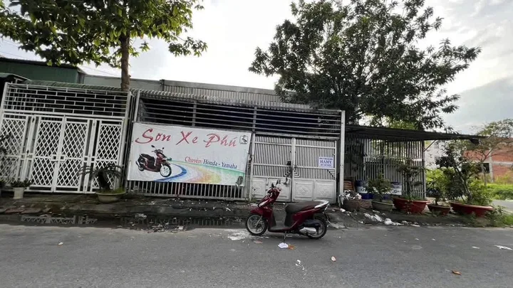 Bán 2 nền liền kề tặng kho cấp 4 trên đường B1 KDC PHÚ AN. LH 0949946604 QUÝ
