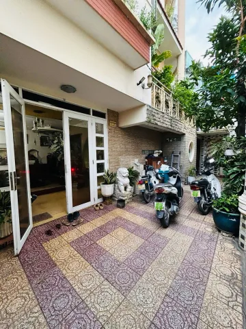 Đại gia Quận 7 nhờ bán căn Biệt Thự 5 tầng Lk Quận 4 Giá 13 tỷ