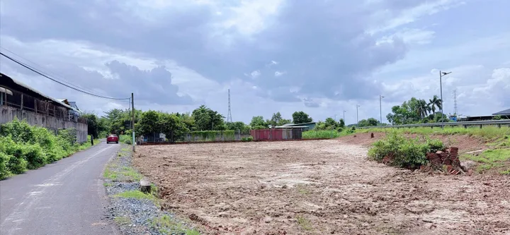 Bán Đất 670m2 có sẵn 100 m2 thổ cư giá 2.6 tỷ tại Đường Ba Sa Xã Tân An Hội Huyện Củ Chi TP. Hồ Chí Minh