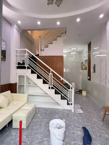 (Gần Công viên Làng Hoa) Hẻm ô tô 1 chiều - 4.x tỷ - 32m² - Nhà đẹp đúc BTCT kiên cố, hẻm thông thoáng