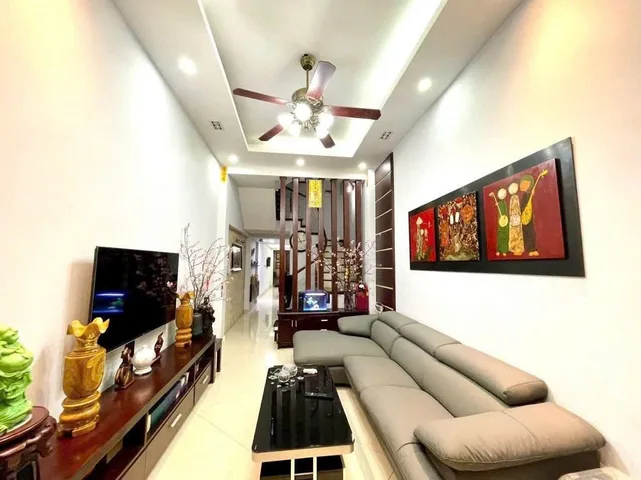 Cho thuê Nhà Phân Lô Lương Sử C - Đống Đa 70M² 4 Tầng Tum 4 Ngủ - Full Nội Thất Cao Cấp - Cách Ô Tô 10M