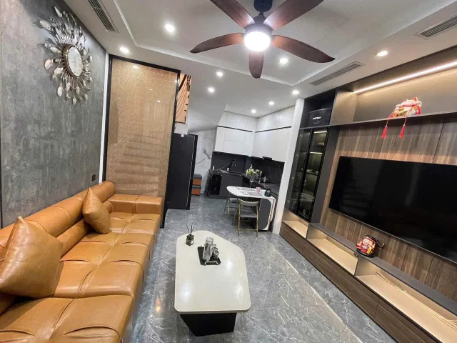 Cho thuê Nhà Ngõ 295 Bạch Mai 35M² 6 Tầng - Full Nội Thất Cao Cấp - Ô Tô Lùi Cửa - Giá Thuê 18tr