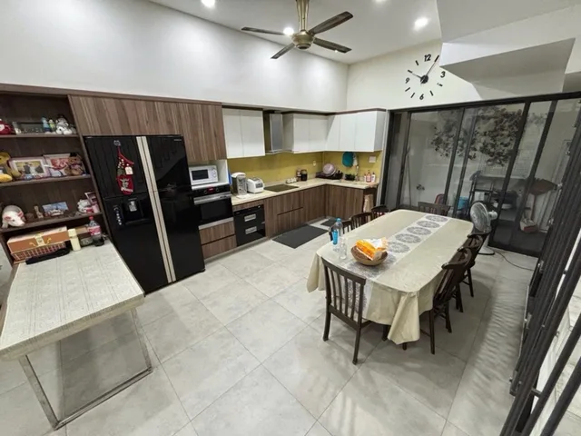 CHDV MẶT TIỀN KHU VIP NGAY CẠNH SÂN BAY - 7TẦNG 5.3x15m 78m² 22tỷ BA VÌ - TÂN BÌNH