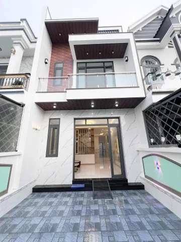 Chuyển chỗ làm cần bán gấp nhà Q4