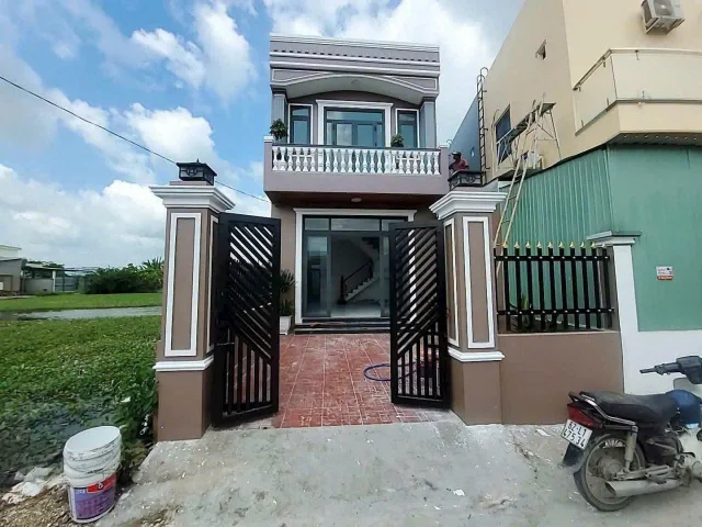 Bán nhà mới xây đường beton oto ấp 3A, Phước Lợi dt 117m2 full thổ , 1 lầu ,3 pn, 2wc giá 2,3 tỷ
