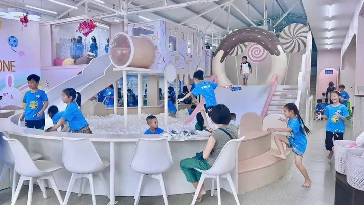 SANG NHƯỢNG GẤP KHU VUI CHƠI KẾT HỢP CAFE - YUMMY KID CAFE - TP HOA LƯ, NINH BÌNH