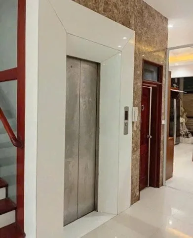 Cho thuê nhà 5 tầng THANG MÁY tại NGUYỄN HOÀNG TÔN, Tây Hồ. 40 triệu/tháng. Cho thuê: Hộ gia đình, Chuyên gia nước ngoài, Công ty, Văn Phòng, Trung tâm đào tạo...
