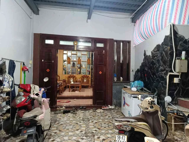 BÁN NHÀ GÒ DẦU TÂN PHÚ, NHÀ ĐẸP 4 TẦNG BTCT, CẬN KỀ AEON MALL, HẺM XE HƠI TRÁNH