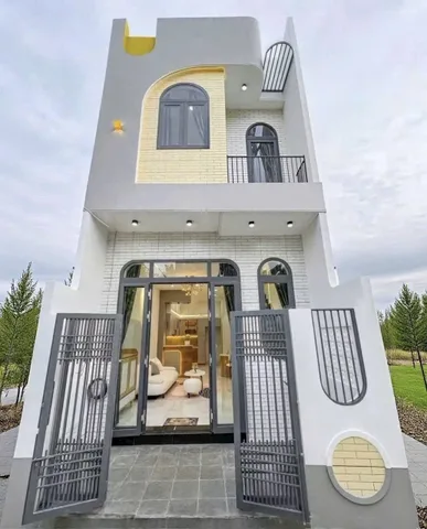 Cô chủ xây cho con riêng nhưng vk ck con ko ở nên nhà bán