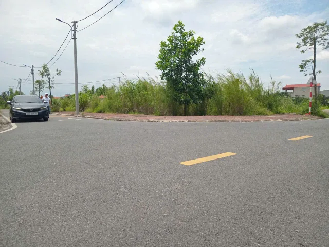 Bán đất đấu giá Phúc Thọ, lô góc 116m² sát ngã tư Gạch, quốc lộ 32
