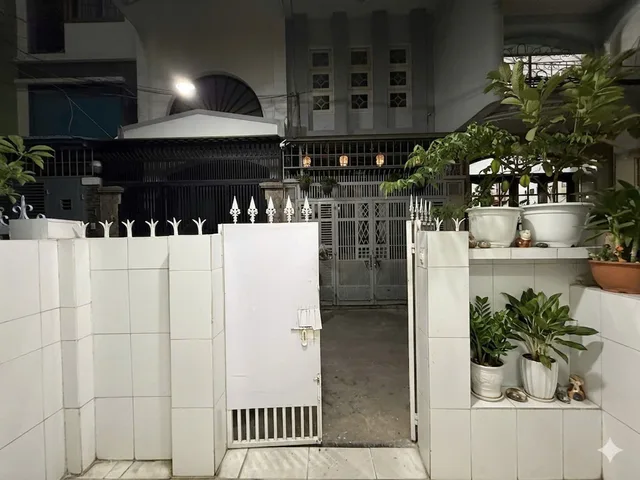 CẦN BÁN GẤP CĂN NHÀ - DÔ CẦN TIỀN GẤP - KHU VỰC QUẬN 10