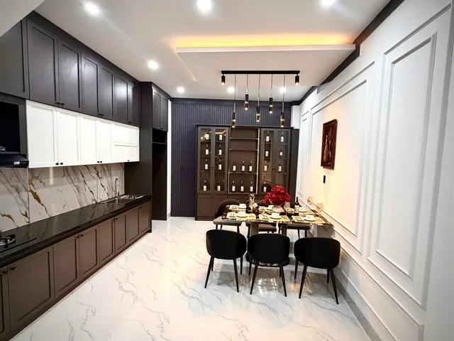 CHỈ 2 TỶ 890 SỞ HỮU NHÀ MÊ ĐẸP TRUNG TÂM BMT – HẺM 2 Ô TÔ TRÁNH NHAU, FULL NỘI THẤT DỌN VÀO Ở NGAY!