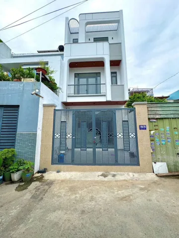 Bán nhà mới hoàn thiện sổ hoàn công 70m2 giá 4.9 tỷ 3 phòng ngủ gần ngã tư Chiêu Liêu