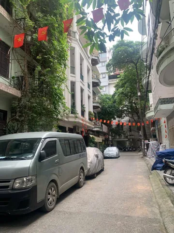 Bán Nhà riêng 70m2 có sẵn 70 m2 thổ cư giá 30 tỷ tại Đường Hoàng Quốc Việt - Chọn - Phường Cầu Giấy Hà Nội