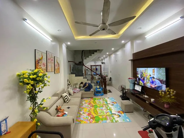 Cho thuê nhà Trần Bình, Mai Dịch - Cầu Giấy 50m*4 tầng giá 15tr Ở NHÓM