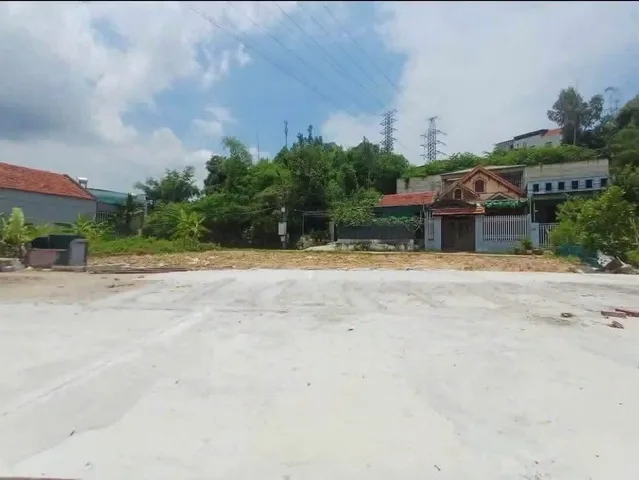 BÁN 4 LÔ ĐẤT GẦN CHỢ HÀ KHẨU,ĐƯỜNG 8M GIÁ QUANH 1 TỶ, HẠ LONG