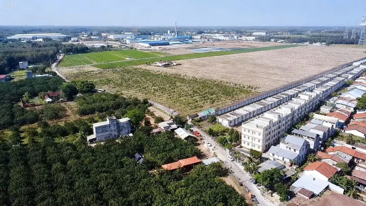 Bán Đất 300m2 có sẵn 100 m2 thổ cư giá 400 triệu tại - Chọn - Xã Trừ Văn Thố Huyện Bàu Bàng Bình Dương