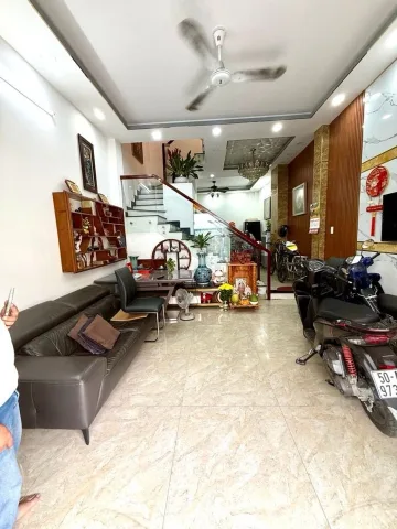 Bán Nhà 3 Tầng Lâm Văn Bền, Xe Hơi 7 Chổ Đậu Cửa, Mặt Tiền Hơn 4M, Có Sân Thượng, Giá 8.95 Tỷ
