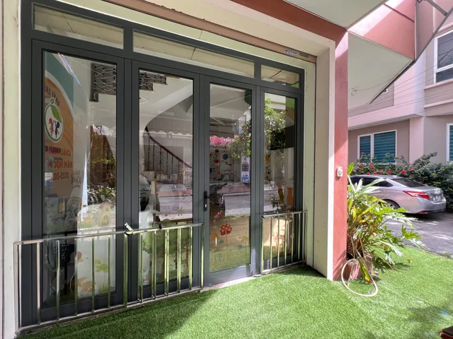CC CHO THUÊ NHÀ LÔ GÓC NGÔ THÌ NHẬM - DT 55M 5 TẦNG  7 PHÒNG - Ô TÔ DỪNG ĐỖ CHỈ 19 TRIỆU