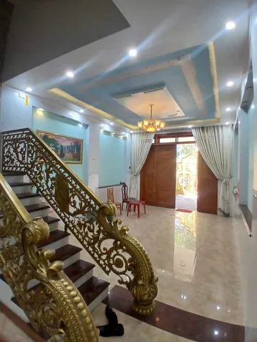 Cho thuê nhà 1 trệt 1 lầu 4 phòng ngủ, có nội thất, dt125m2, gần trường Hà Huy Giáp Trảng Dài.