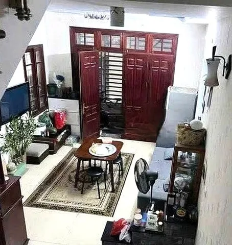 Cho thuê nhà ngõ 173 HOÀNG HOA THÁM, Ba Đình. 15 triệu/ tháng. Phù hợp ở Hộ Gia Đình