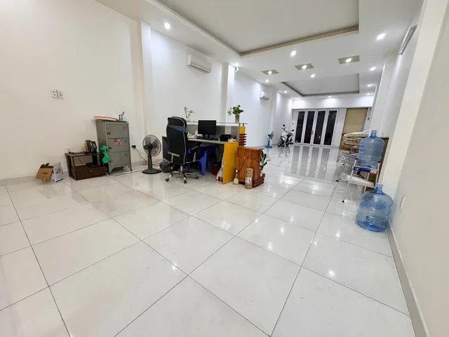 🔥 MẶT TIỀN QUỐC LỘ 13 (SÁT BẾN XE MIỀN ĐÔNG - BÌNH THẠNH) - 22.5 TỶ - 4.8M x 29M (140M²) - MẶT TIỀN KINH DOANH SẦM UẤT, GẦN TOP 5 ĐẠI HỌC, CHỦ BÁN ĐI MỸ 🔥