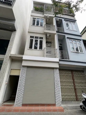 Cho thuê nhà MP NGUYỄN VĂN TUYẾT, Đống Đa. 25 triệu/tháng. Cho thuê: Hộ gia đình, Văn Phòng, KD Onl, Spa, Studio, Cafe..