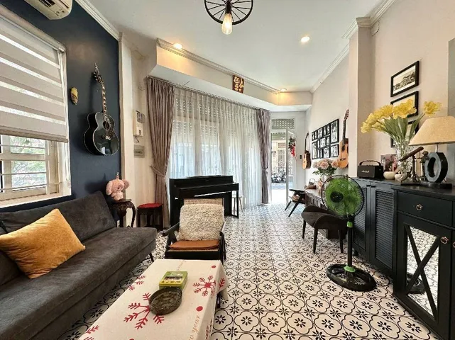 Bán nhà Hồ Văn Huê Phú Nhuận, dt 82m² 4 tầng ô tô đỗ cửa, giá 12,5 tỷ
