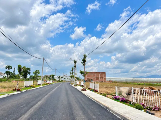 O931.783.2O9 CẦN BÁN GẤP 1010M2 ĐẤT SỔ RIÊNG NGAY KCN ĐANG H.ĐỘNG CÓ CHỢ TRƯỜNG HỌC DÂN ĐÔNG. GIÁ 430TR