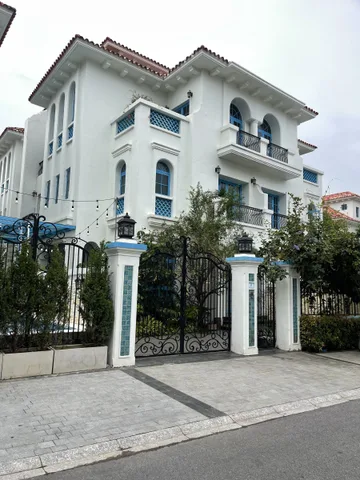 BÁN CĂN BIỆT THỰ SUN FERIA BÃI CHÁY,HẠ LONG FULL NỘI THẤT ( C5)
