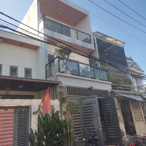 Bán nhà mới 9*14m 2 lầu trệt. Đường nhựa 7m Lê Thị Kim. Gần UBND