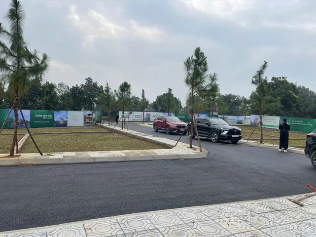Bán Đất 100m2 thổ cư giá 1.65 tỷ tại Đường Quốc lộ 21A cổng trường Lục quân Hà Nội
