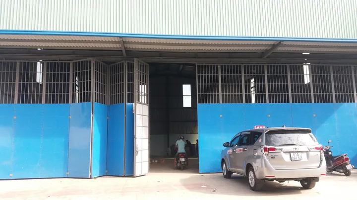 Cho thuê Kho, nhà xưởng 600m2 giá 44 triệu/tháng. đường lê thị riêng thới an quận 12 lh: 0944977229