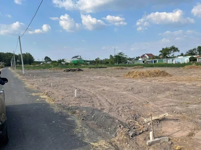 Đất mặt tiền 7m thông có thổ - 450Tr