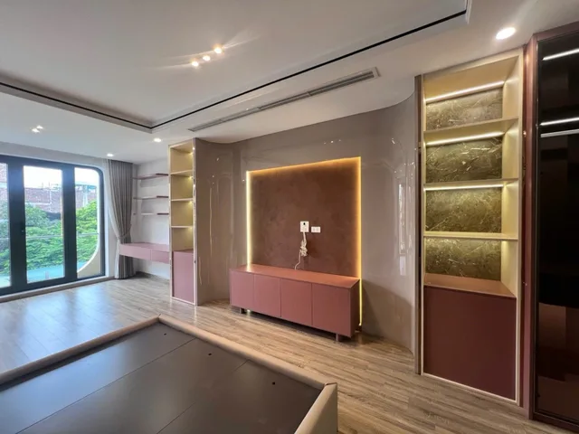 55m² Ngọc Thụy – Khu hiếm nhà bán – Gara ô tô – Vỉa hè – 7 tầng Thang máy